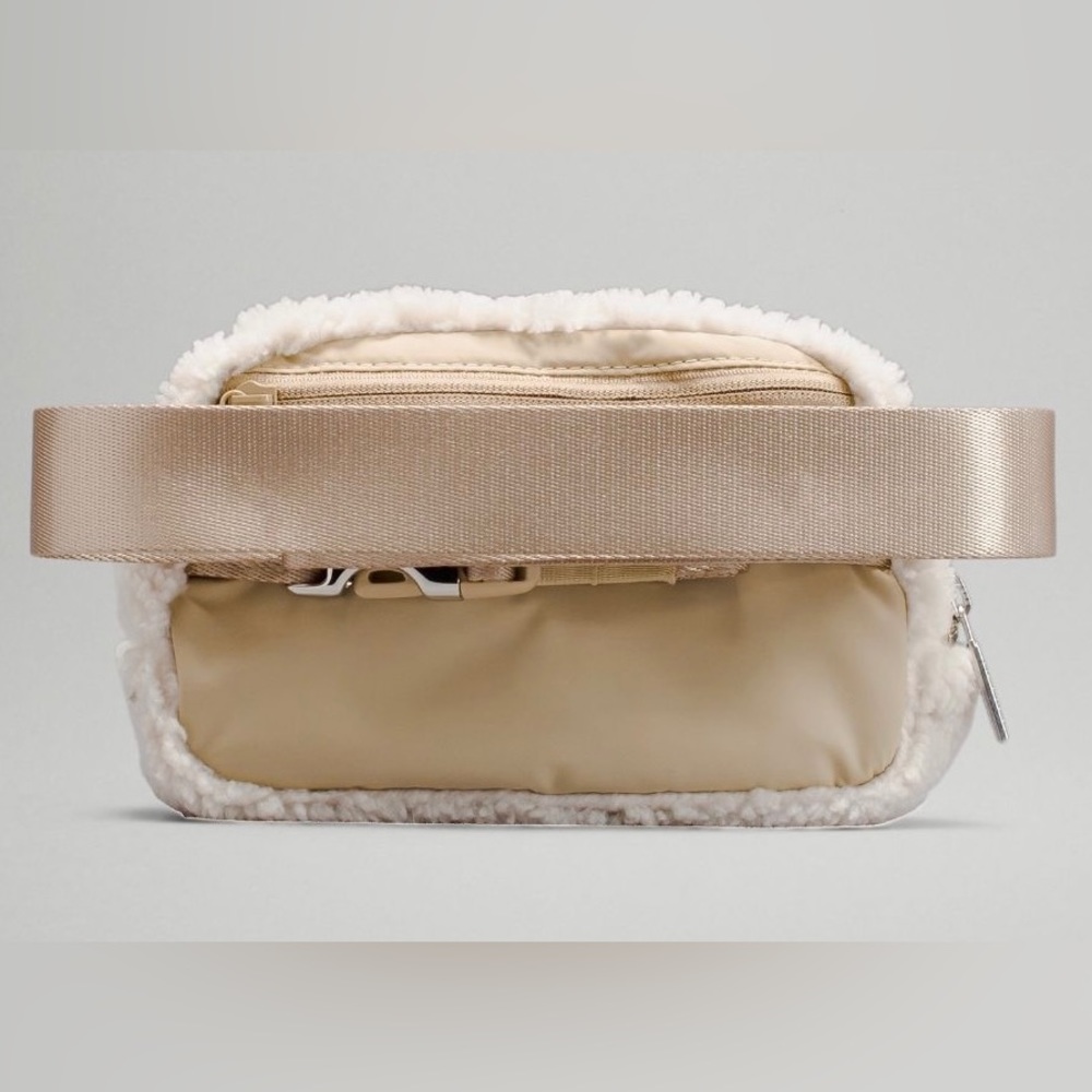 NWT Lululemon Fleece Everywhere Belt Bag Natural Ivory/Trench Color - Picture 3 of 10